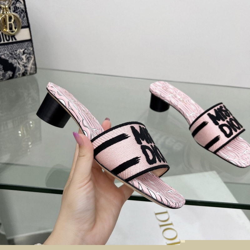 ch**an D*or slippers